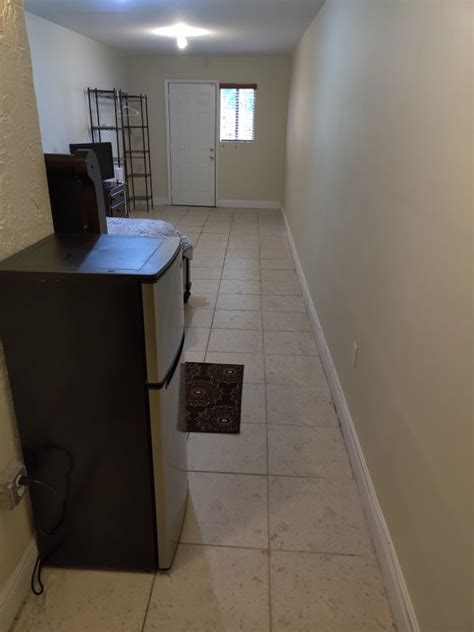 8302 SW 103rd Ave. . Efficiency for rent in kendall 700